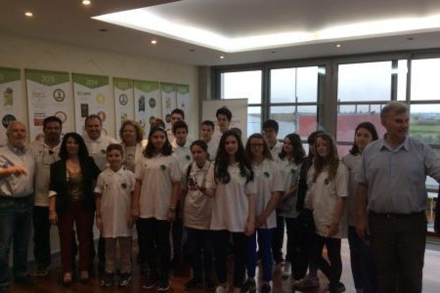 Διαστημική μαθητική ομάδα Καλαμάτας – παραγωγή ελαιολάδου σε μηδενική βαρύτητα